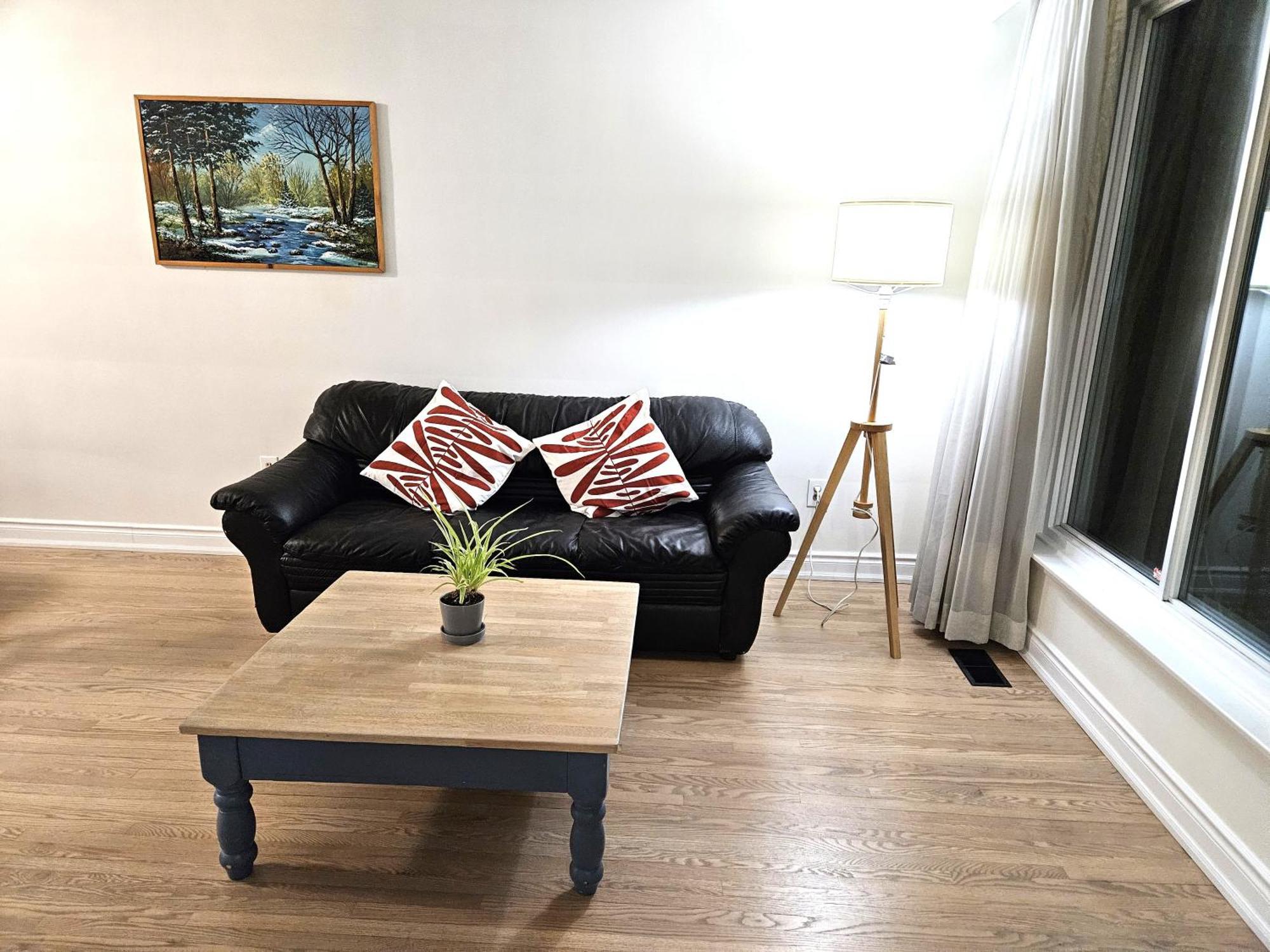ミシサガCharming Detached House Near The Airportアパートメント エクステリア 写真